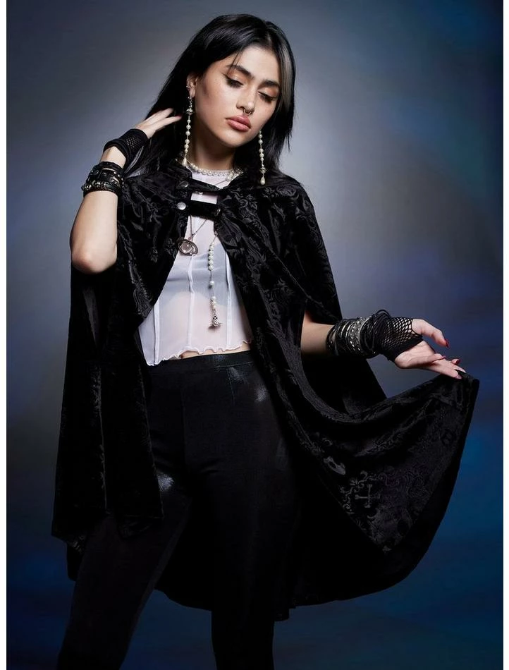 Flash Sale ๐ฅ The Nightmare Before ๐ Christmas Jack Velvet ๐ง Girls Hooded Cape ๐