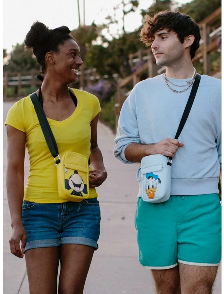 Best deal βοΈ Disney Mickey Mouse Smiling Up Pose Cross Body Bag π - Image 4